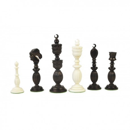 Crescent Moon Design Chess Pieces